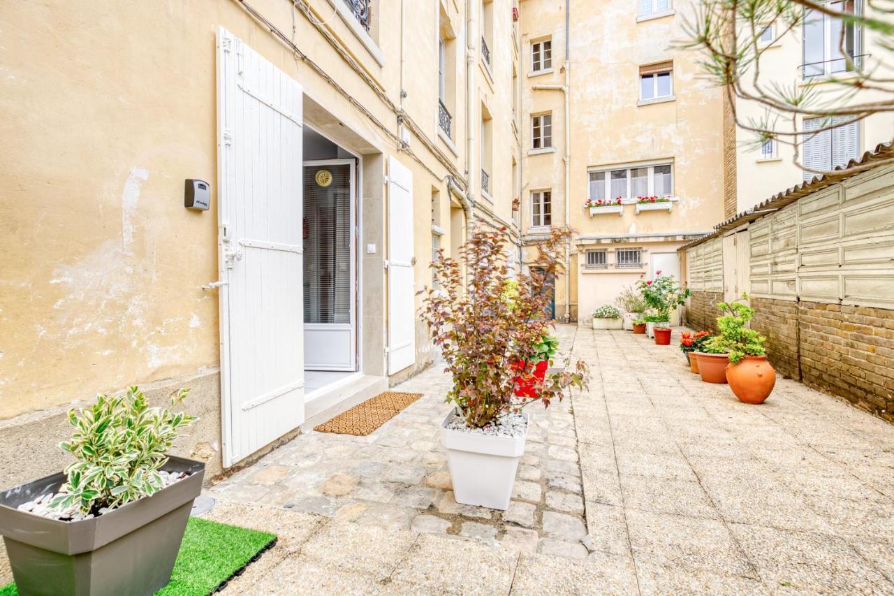 Apartamento Rer C A 4 Minutes A Pieds Chateau De Versailles 15 Minutes A Pied Exterior foto